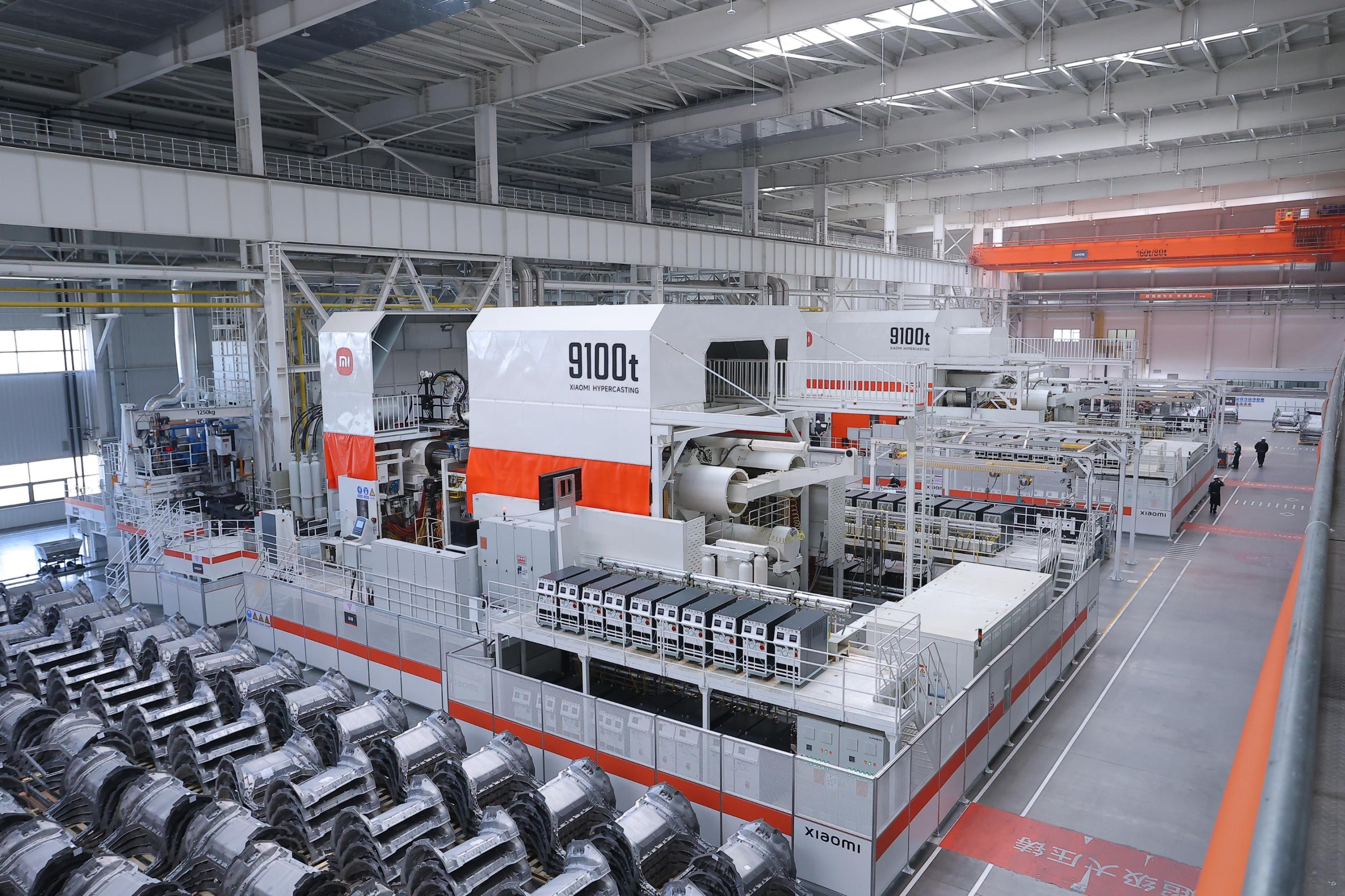 智能化工厂里，9100吨一体化大压铸设备大幅提升新能源汽车零部件的生产效率。 受访者供图